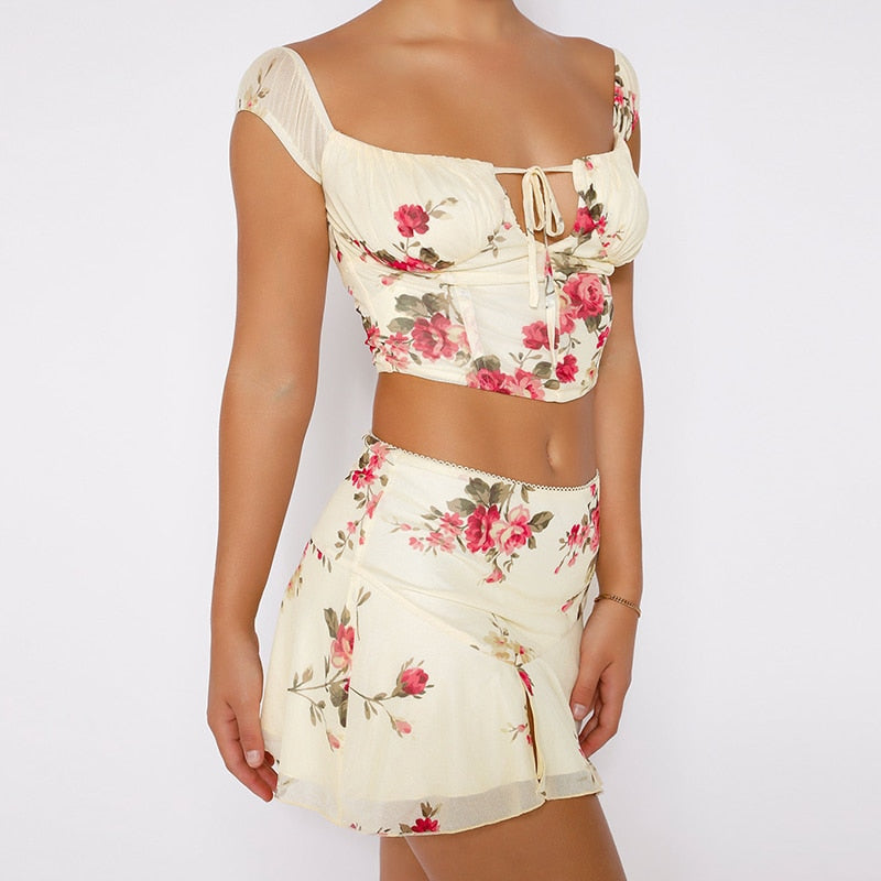 White Floral Top And Graceful Mini Skirt Two Piece Set